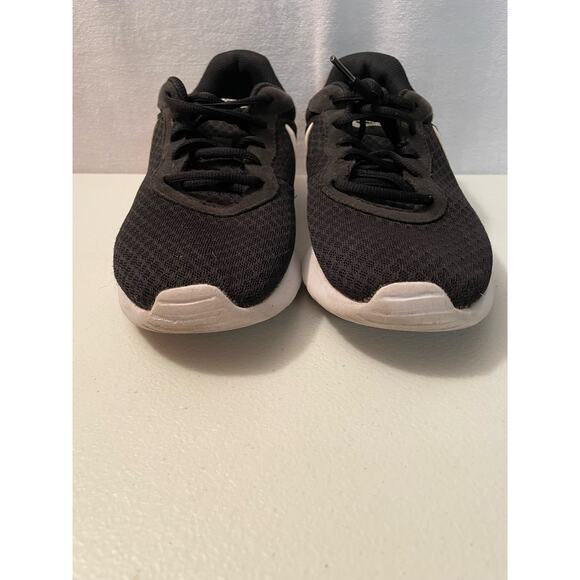 NIKE women’s size 7 running sneaker black white swoosh #812655-011 - Picture 3 of 9
